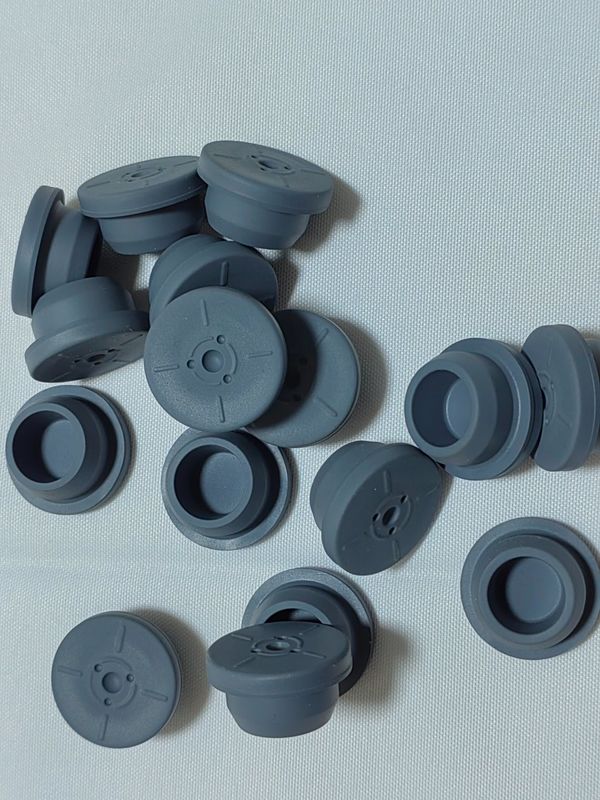 13mm 20mm 28mm 32mm Farmaceutisch pakket Wasvrij Steriele medische butylrubberstop voor glazen injectieflacon